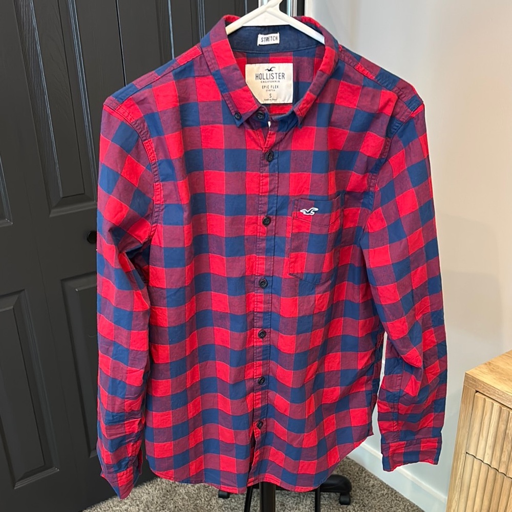 Hollister Men's Bold Red and Navy Plaid Shirt